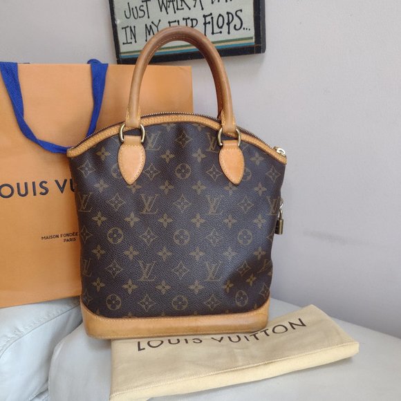 π§‘ Cute Louis Vuitton Lock Itπ§‘ - Picture 13 of 13